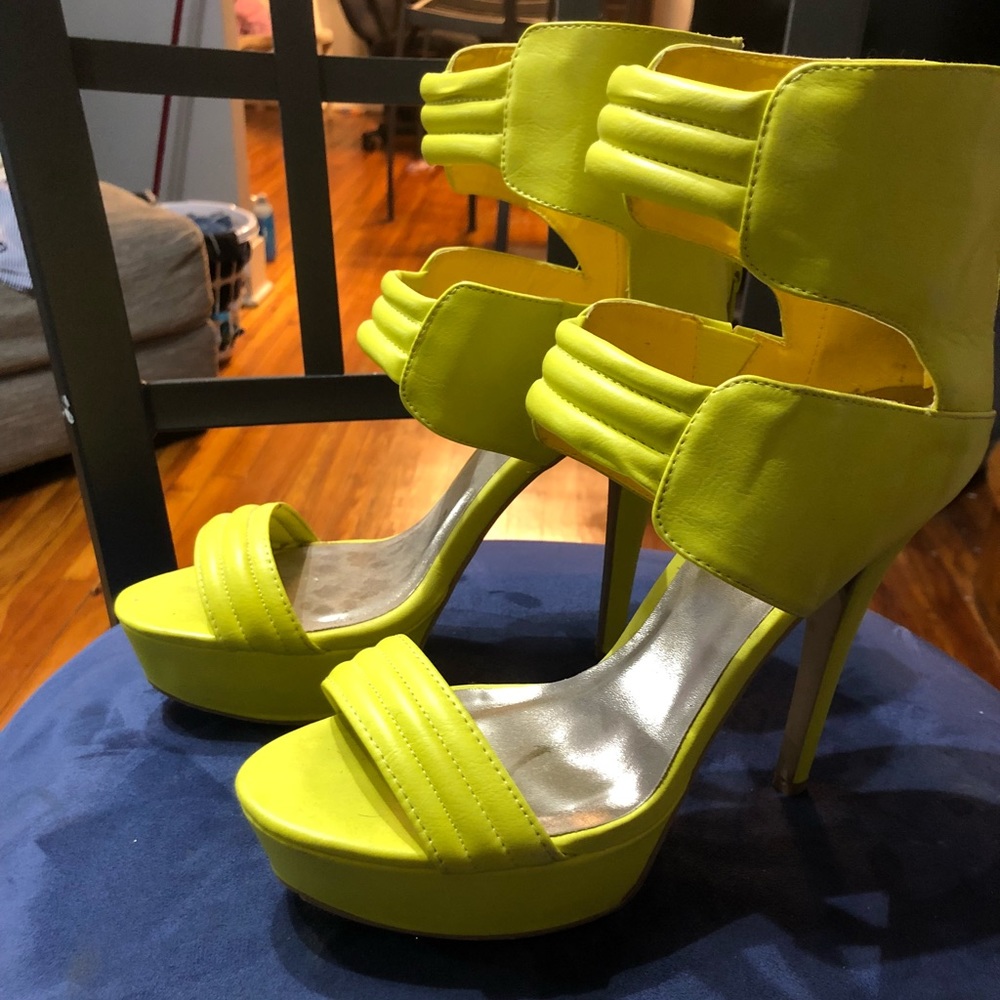 Neon yellow 3 strap heel